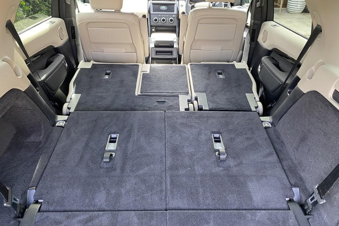Land Rover Discovery Boot space