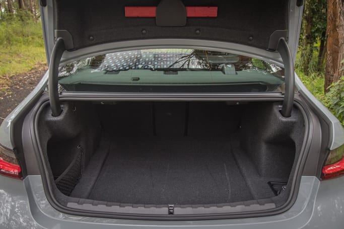BMW 320i Boot space