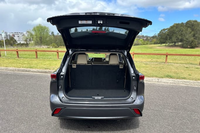 Toyota Kluger 2024 Boot space