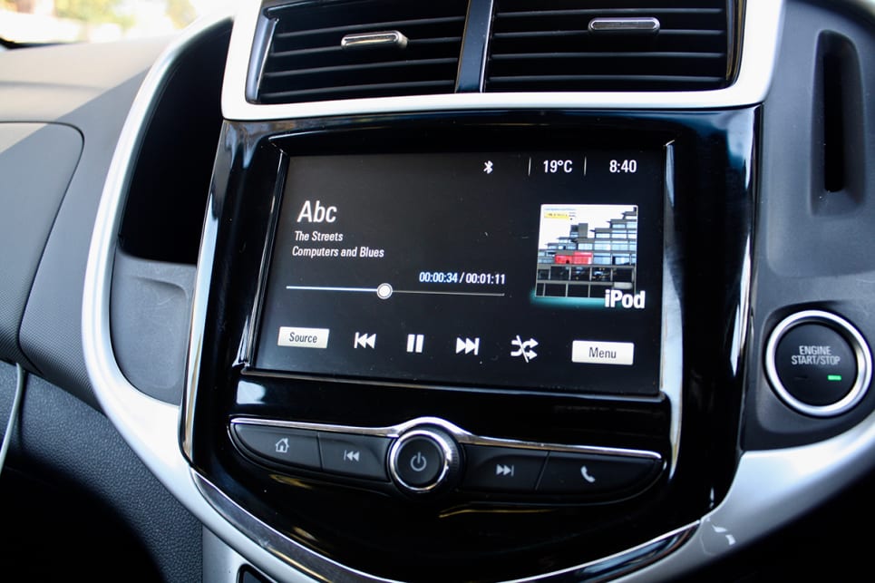 The LS has a 7.0-inch colour touchscreen with Apple CarPlay and Android Auto (supposedly!), plus a reversing camera.