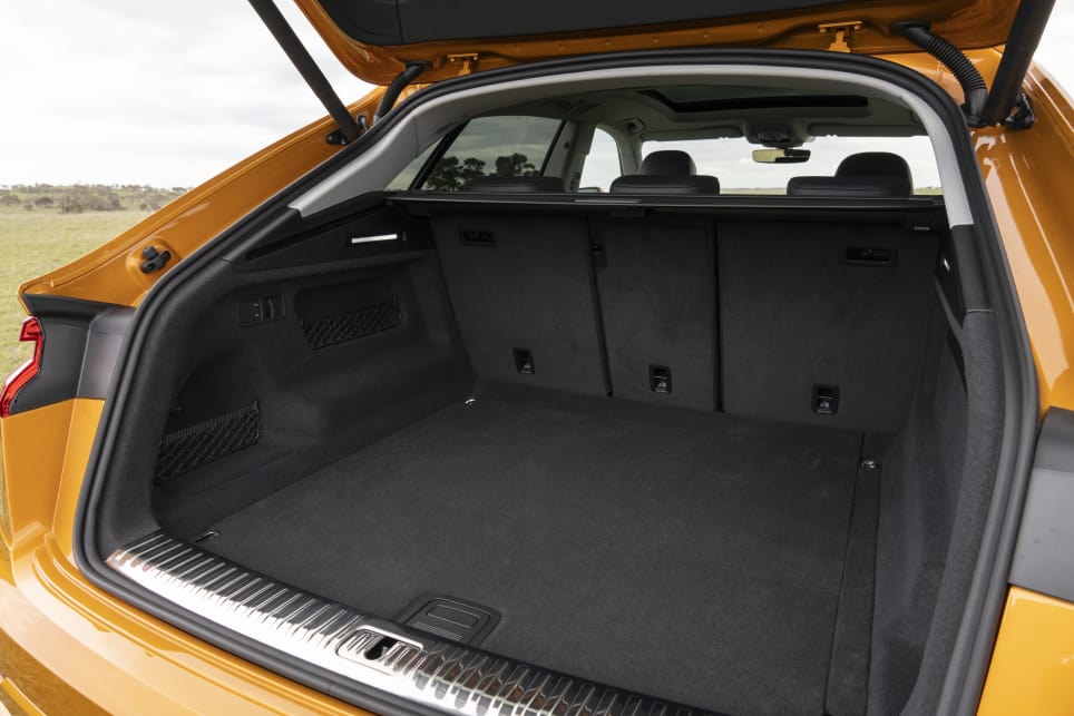 The Q8's boot can fluctuate between a minimum of 606L of space to a 1755L maximum.