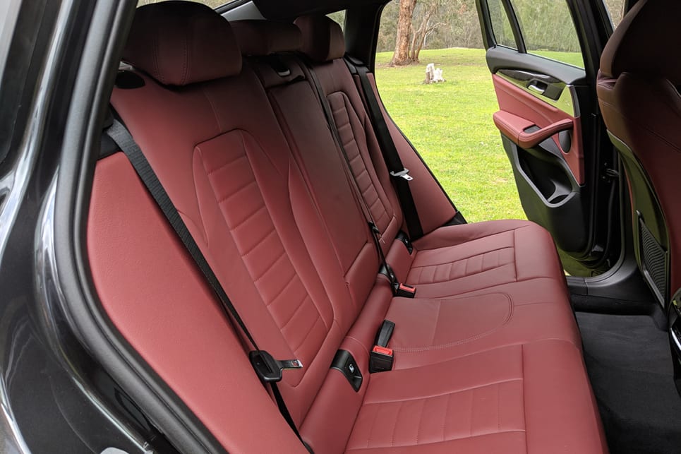 There is the option to fold down the 40/20/40 split rear seats, allowing a decent 1430 litres of space.
