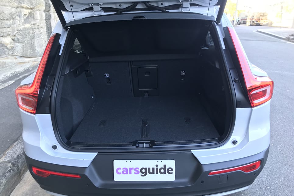 The boot offers up 460 litres of cargo space with the rear seats upright.