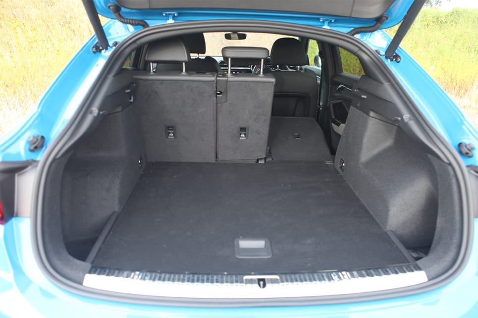 Cargo space is listed as 530 litres.