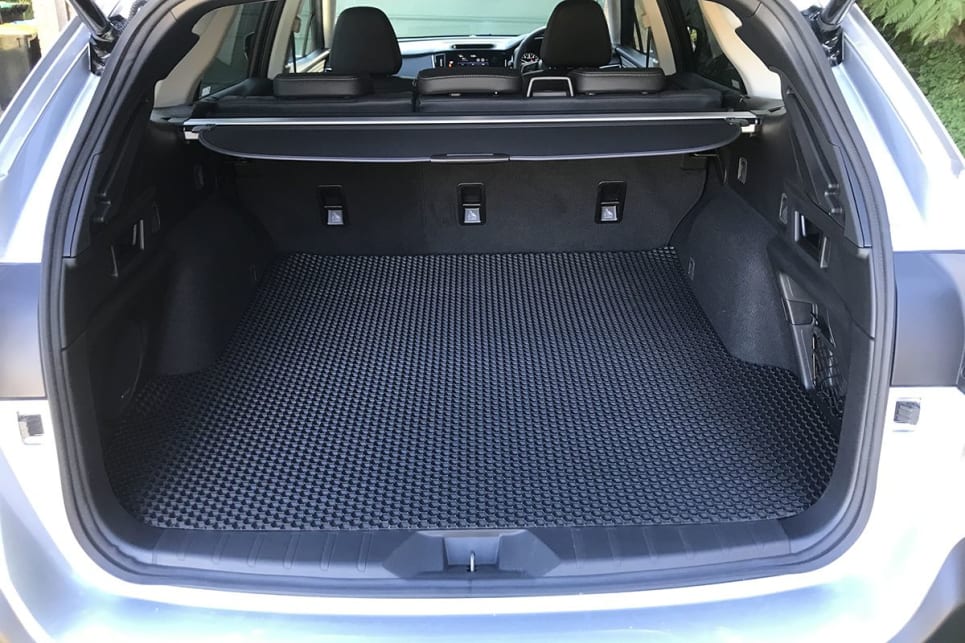 Open the (hands-free) power tailgate and with the rear seat in place you have 522 litres (VDA) of boot space at your disposal. (Image credit: James Cleary)