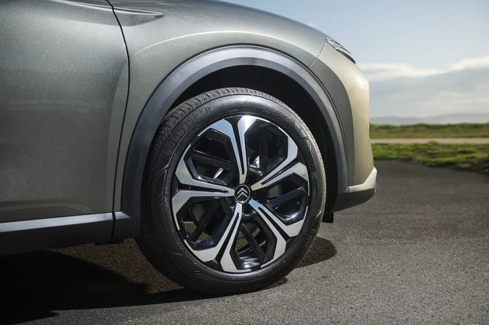 The C5 X wears 19-inch alloy wheels.