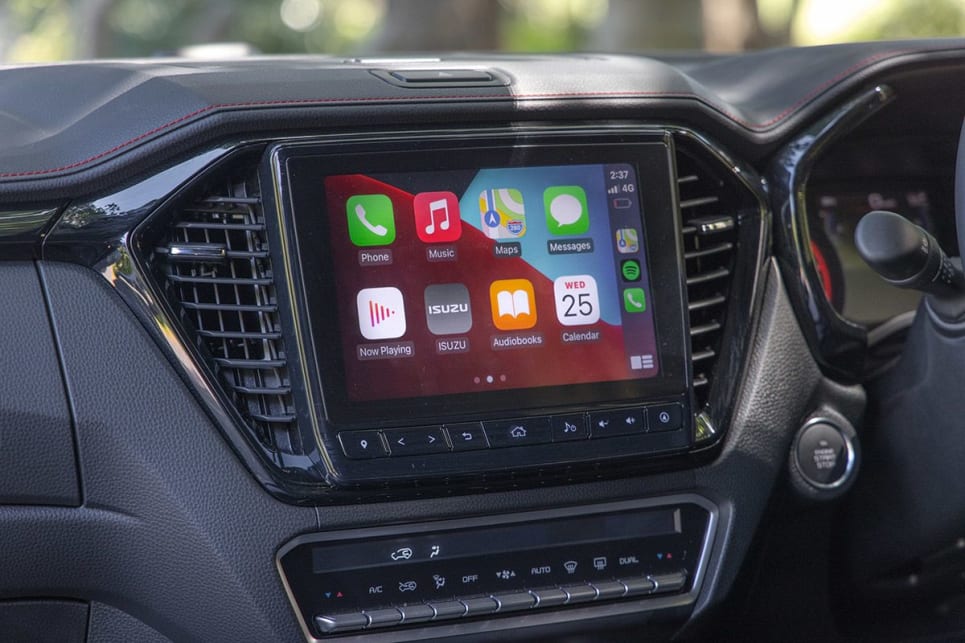 The dash looks great with the 9.0-inch multimedia touchscreen integrating well with the massive air-vents and sleek controls. (Image: Glen Sullivan)