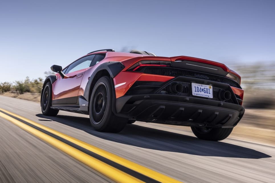 The Huracan Sterrato looks extremely aggressive with its all-terrain tyres.