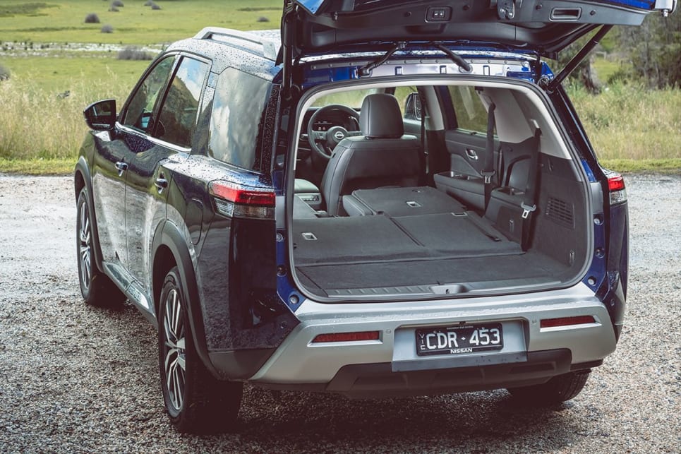 With both the second and third row folded down, there is 782 litres of cargo area. 