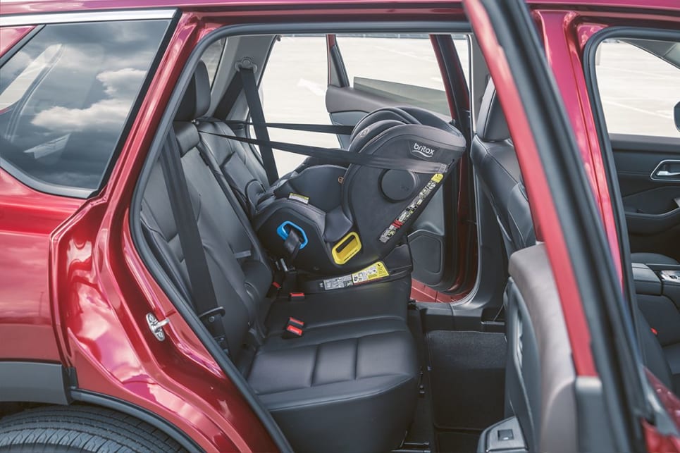 It has ISOFIX points for the two outboard seats and top tethers for all three second-row seats. (ST-L variant pictured)