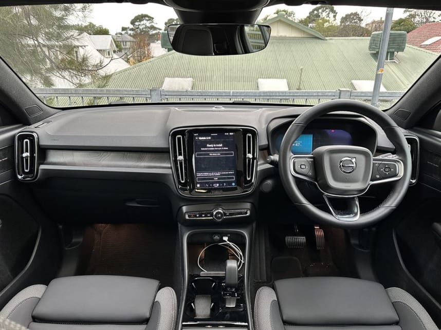 The C40’s cabin is punctuated by its 12.3-inch digital instrument cluster and 9.0-inch central touchscreen. (image: Justin Hilliard)