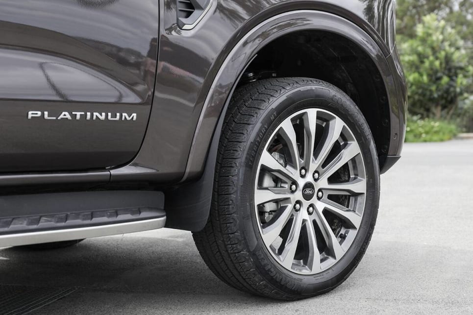 The Platinum wears 21-inch alloy wheels. (Platinum variant pictured)