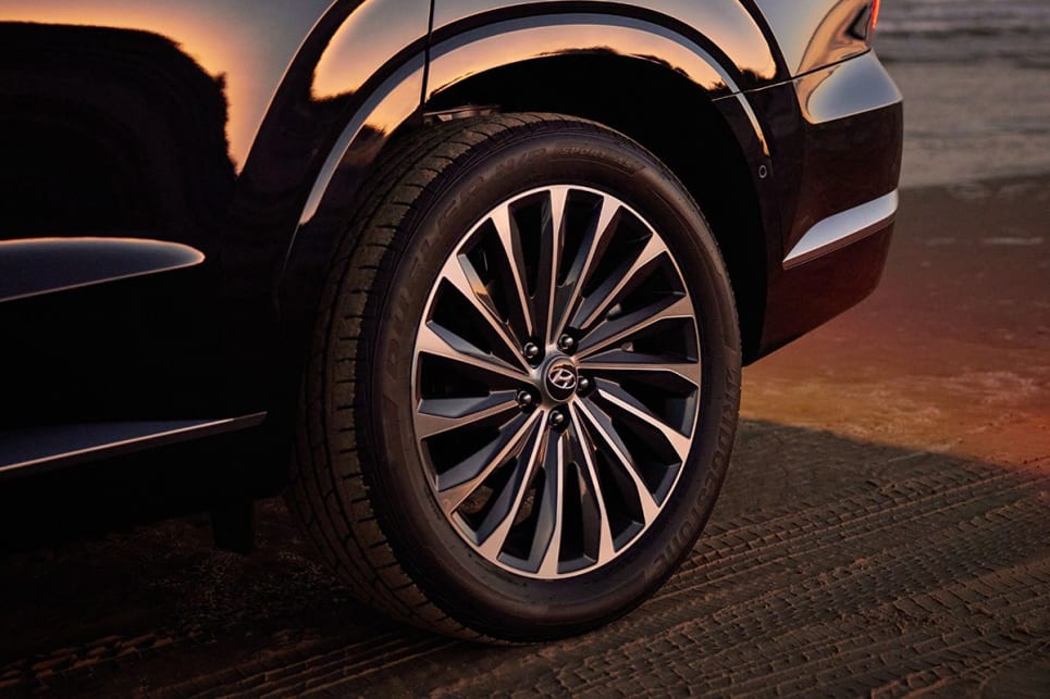 The 20-inch alloy wheels have been redesigned.