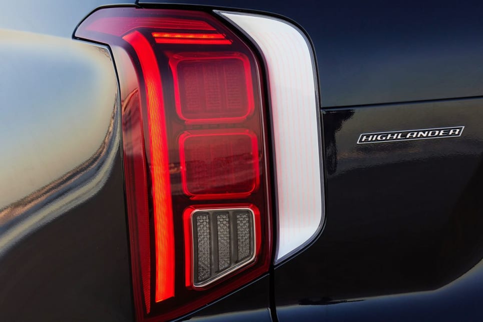 The tail-lights are LEDS.