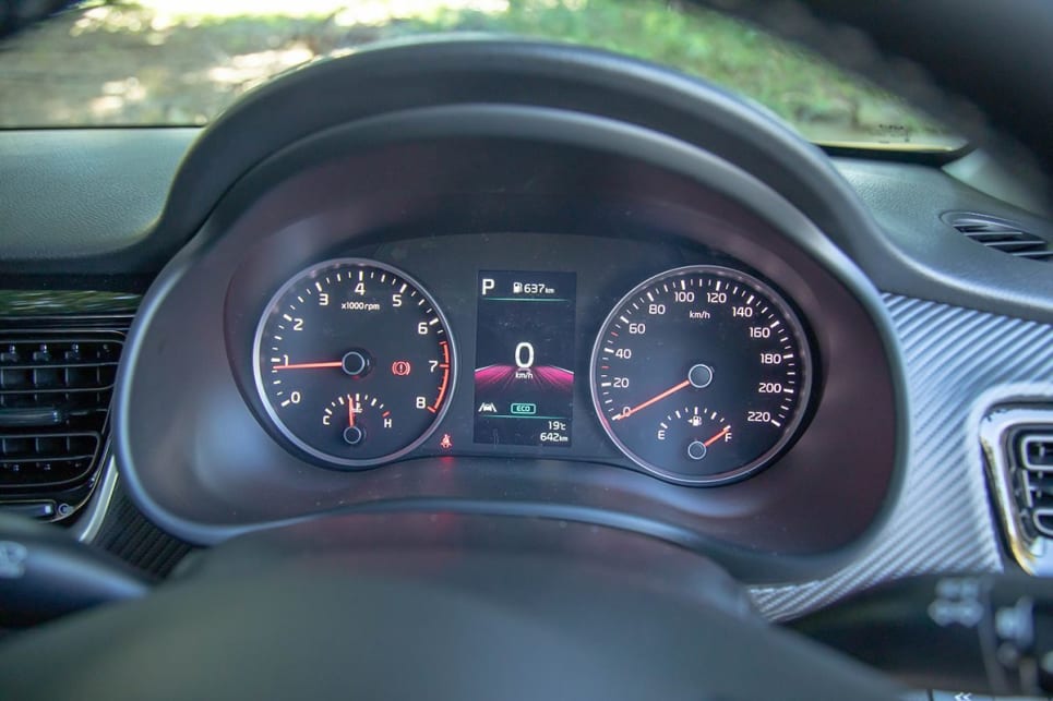 Behind the steering wheel of the Stonic GT-Line is a 4.2-inch multifunction display. (Image: Sam Rawlings)