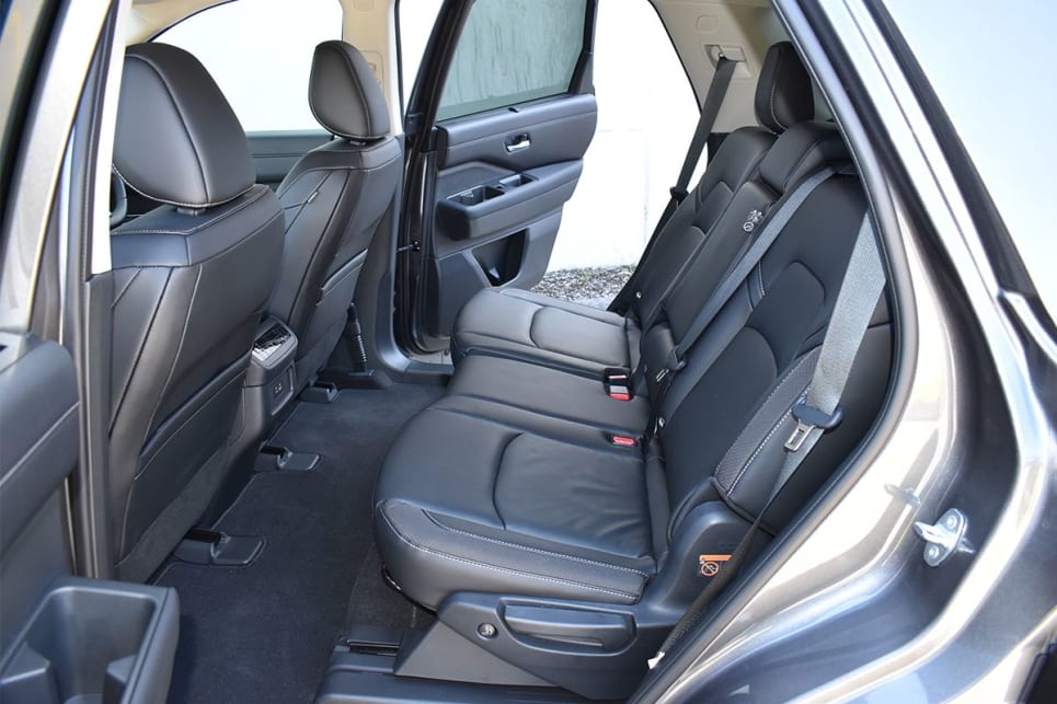 2024 Nissan Pathfinder Ti I Seats