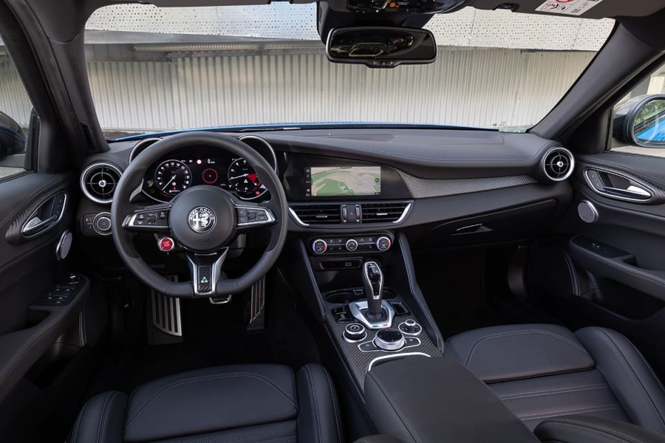 While the addition of the new digital instrument panel does add some new technology, overall the cabin of the Giulia is unchanged and feels it.