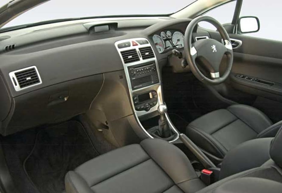 2004 Peugeot 307 CC convertible