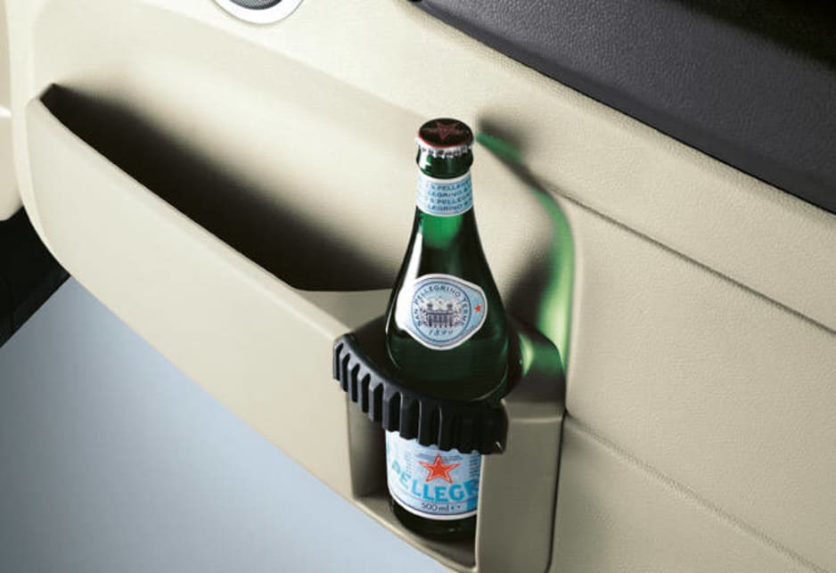 Ford Territory SY MK II expandable drink bottle holder