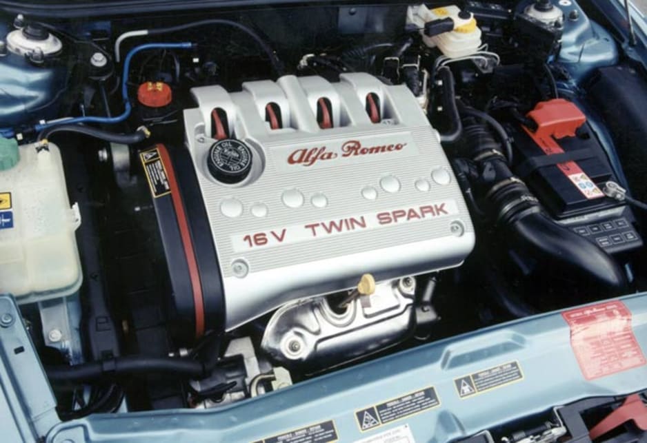 1999 Alfa Romeo 156 Sports sedan engine