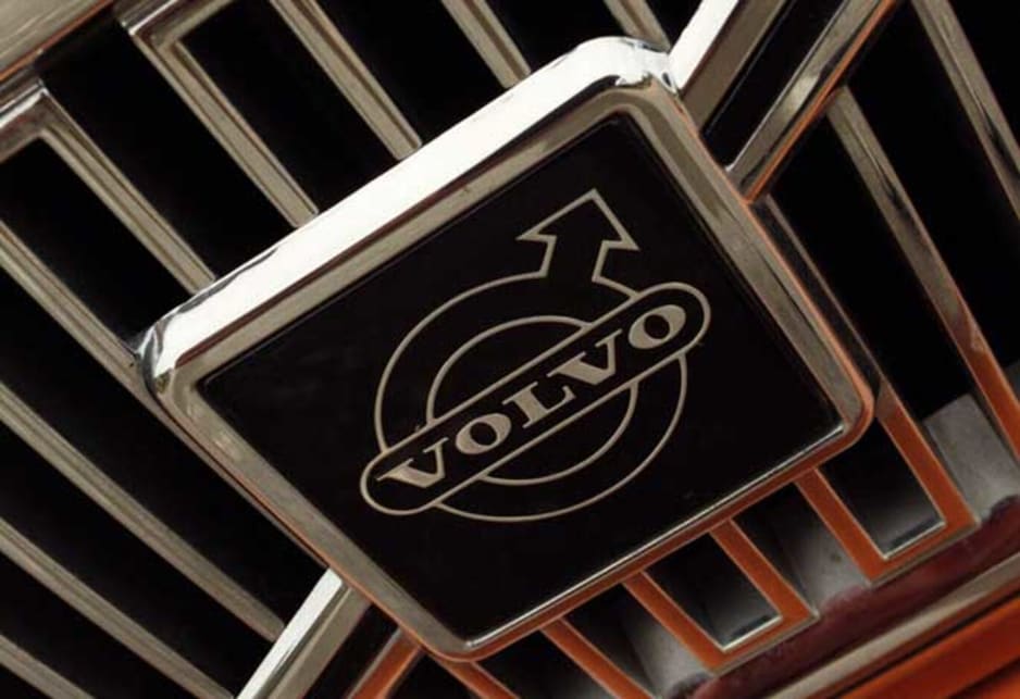 Volvo C70 - 1998 grill and badge