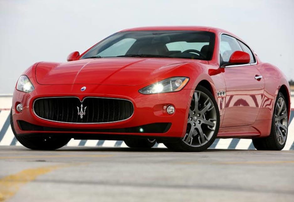 Maserati GranTurismo S front profile 