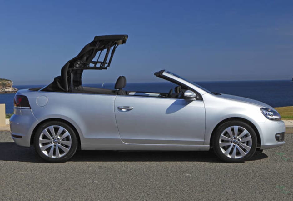 The electric cloth top roof folds back onto itself in 9 seconds (in a manner similar to the Mazda MX-5's manual roof) removing the need for a tonneau.
