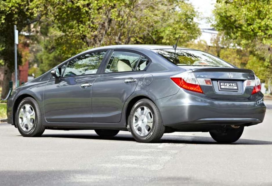 With the new model Civic hybrid for 2012 Honda is making a strong sales and marketing push. Amongst other methods it gave several motoring journalists the opportunity to live with a Civic hybrid for six months. 