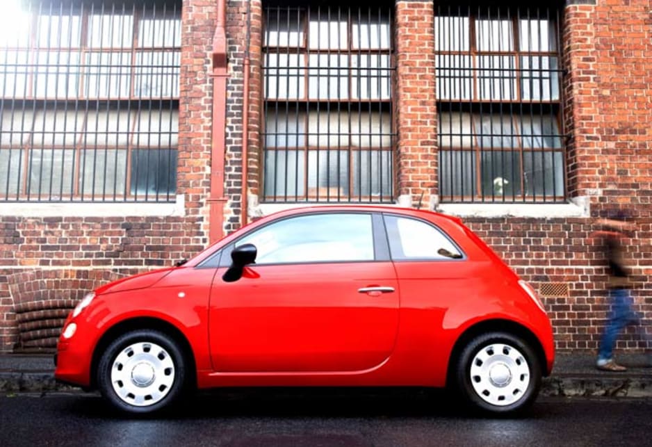 The Fiat 500 Pop is no stripped down special, having air conditioning, central locking, power front windows and door mirrors, and a trip computer. Communication uses the Fiat / Microsoft co-designed Blue&Me voice-activated system with Bluetooth, USB and Aux connectively.