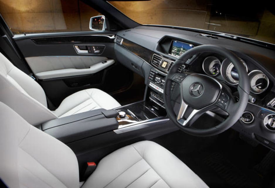 The interior of the new E-Class retains the same overall design theme as before but detail changes to the colours and finish of the materials work well and increase the feeling of luxury and sportiness.