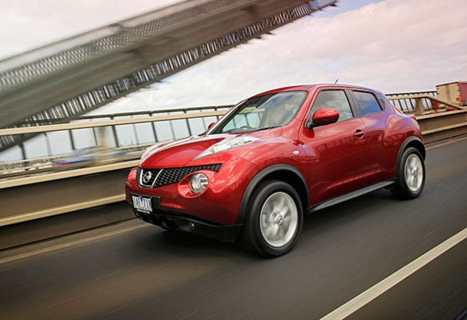 The just-arrived Juke has six lights on its snoot, two big rally-style headlights, flanked by two outrigger lights with two driving lights below. 