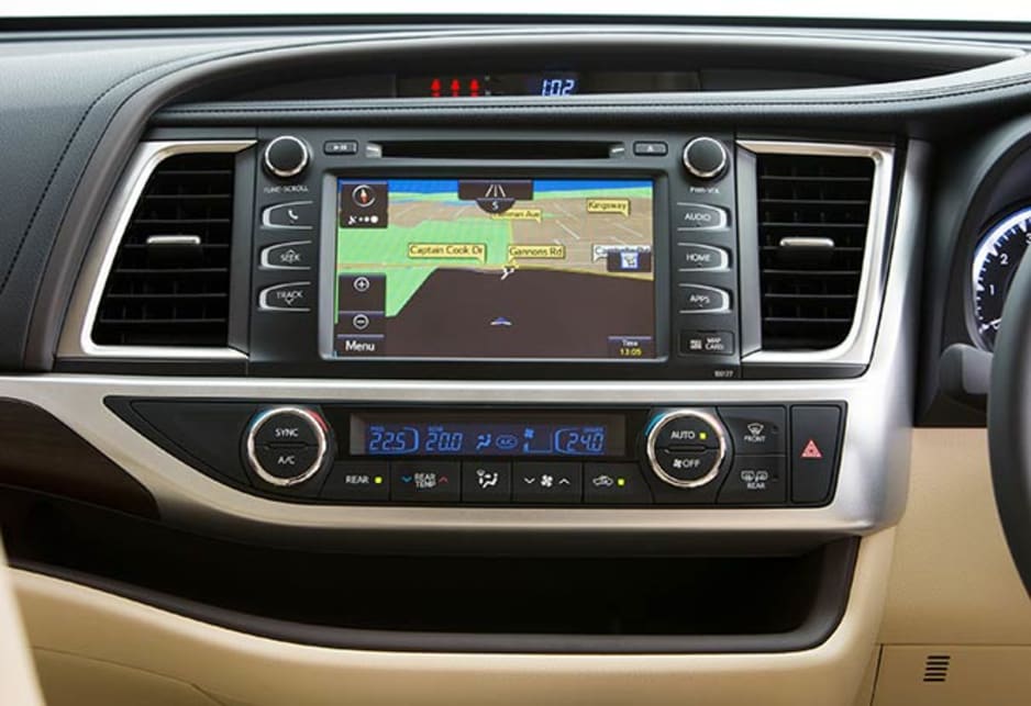 2014 Toyota Kluger Grande 8-inch multimedia display with satnav.