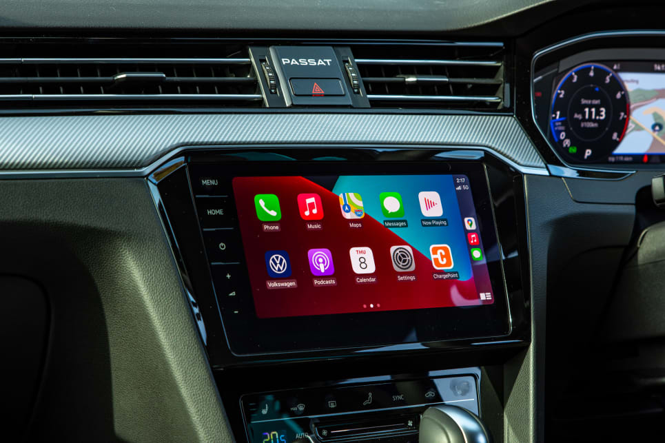 The 9.2-inch multimedia touchscreen features wireless Apple CarPlay and Android Auto.