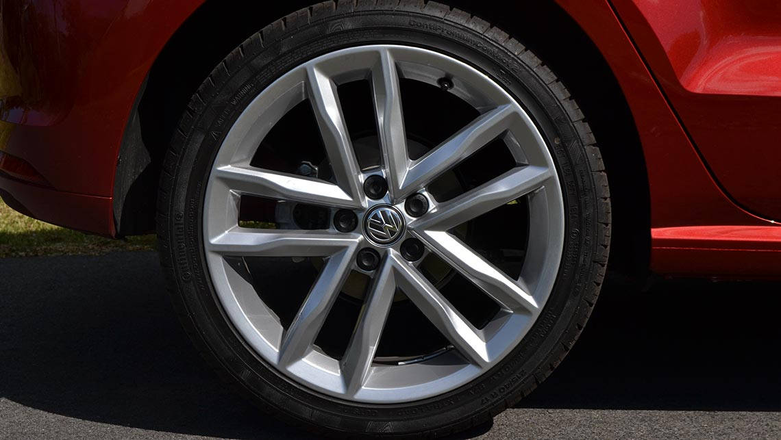 Volkswagen Polo Comfortline Sport 17-inch alloy
