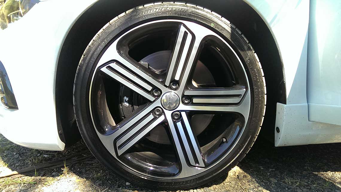 2015 Volkswagen Scirocco R 19 inch Cadiz wheels