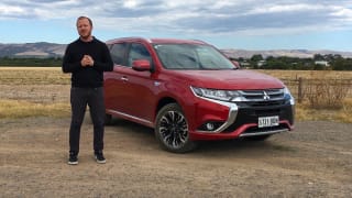 Mitsubishi Outlander PHEV LS 2017 review