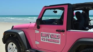Specialist instructors teach women to drive 4WD cars