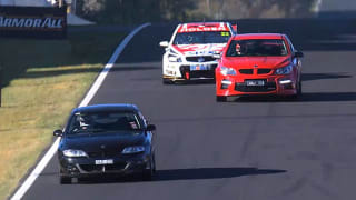 HSV Gen-F GTS v HSV VX GTS 300 v HRT V8 Supercar