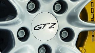 Porsche 911 GT2 details
