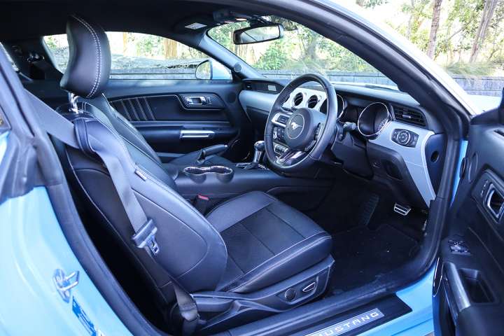 Ford mustang isofix clearance