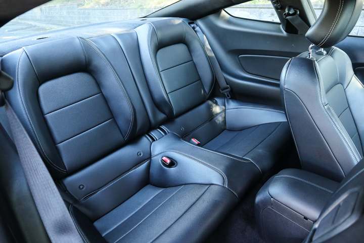 Ford mustang isofix shop