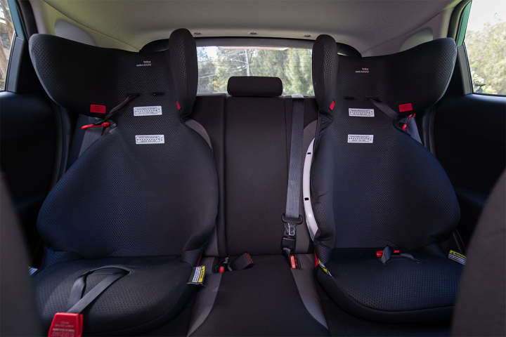 Hyundai kona 3 car seats top