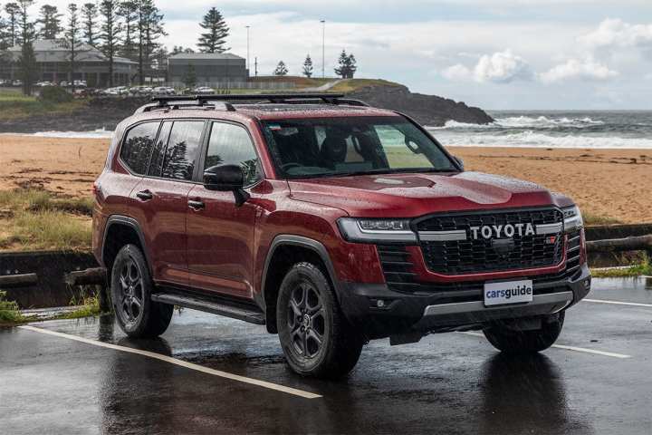 Тойота Ленд Крузер 300 GR SPORT 2024
