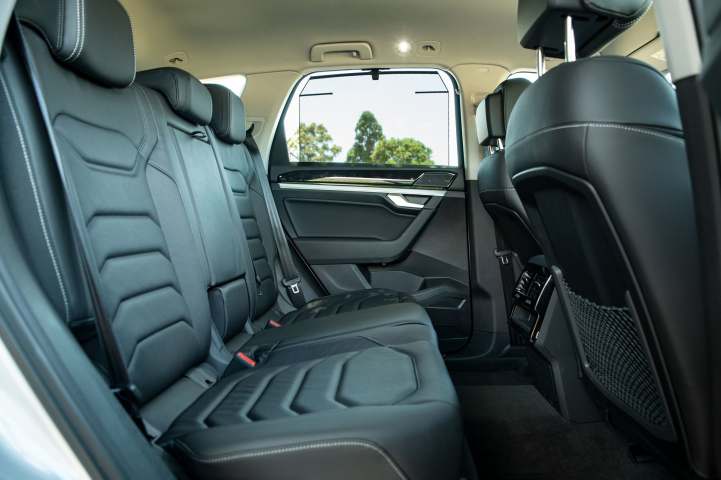 Vw touareg 3 car seats on sale