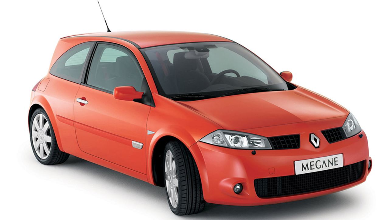 Renault Megane vs Renault Clio 2004 | CarsGuide