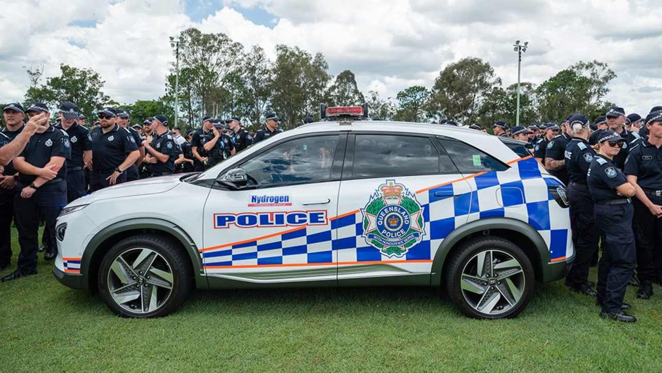 The Nexo has been given full police livery.
