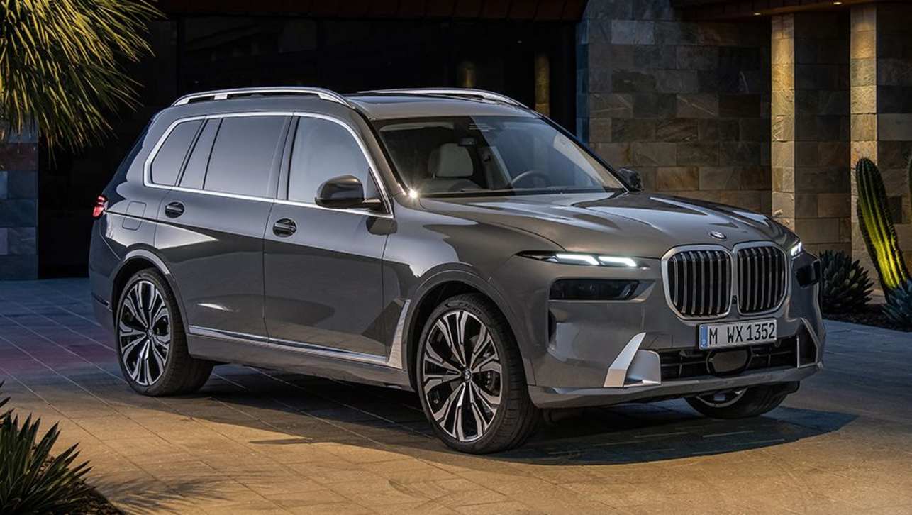 The 2023 BMW X7 sports a new look, as well as new pricetags.