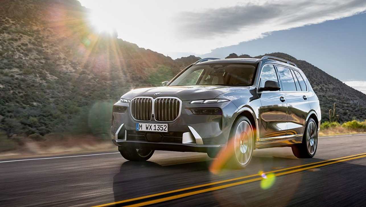 A petrol six-cylinder X7 joins the diesel six and V8 variants already on sale.