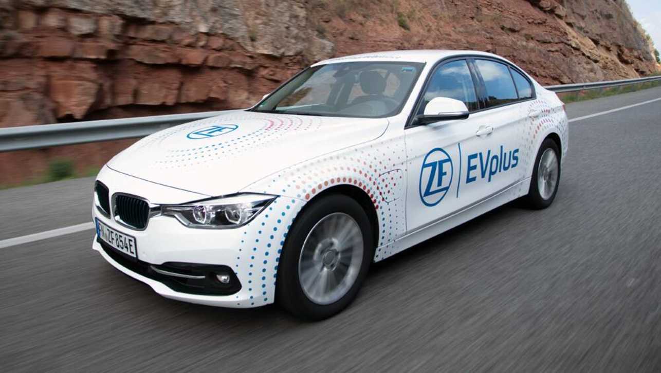 Using the previous-gen BMW 330e as a basis, ZF has managed to install a larger battery for increased electric driving range.