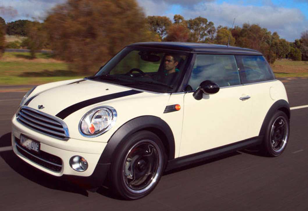 【12月スーパーSALE 15%OFF】 1.6 Cooper Mini 2009 Diesel CarsGuide | Review ミニカー